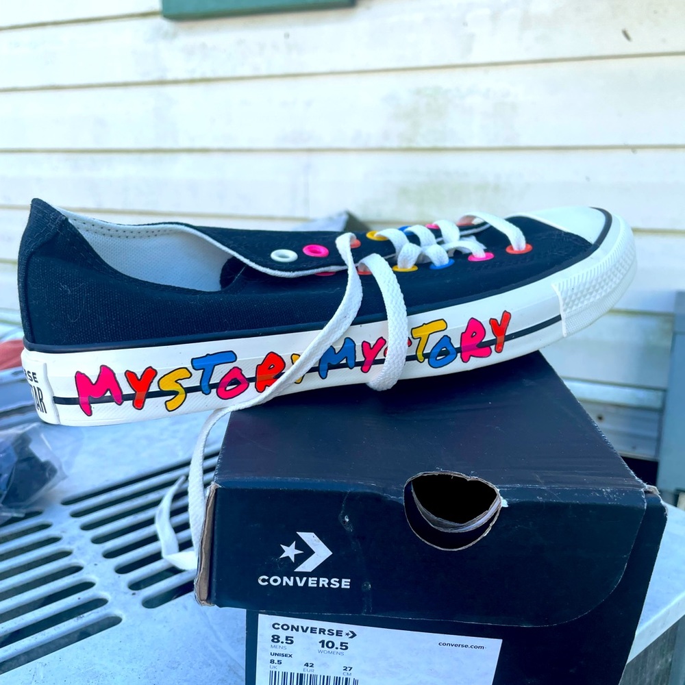 Converse unisex sneakers women 10.5 or mens 8.5